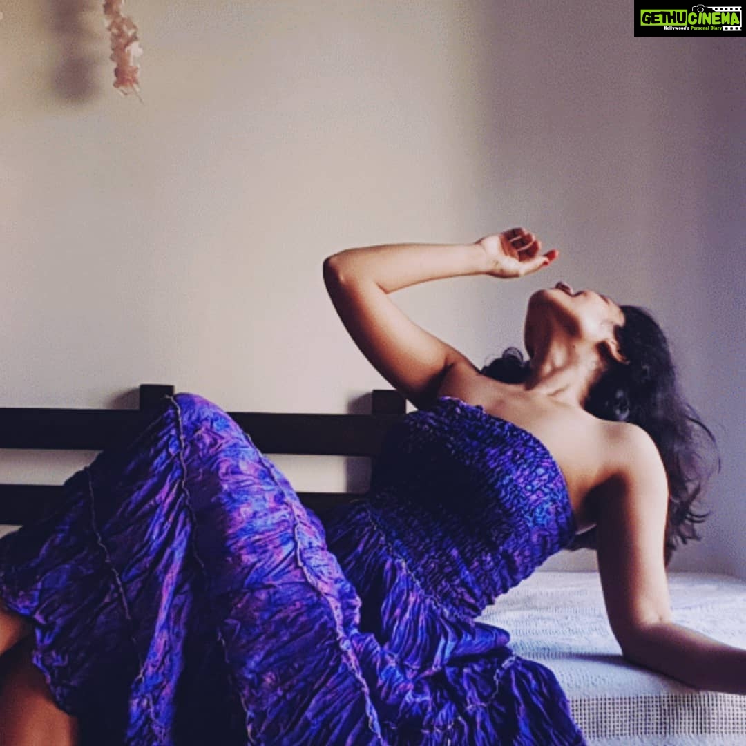 Shruti Bapna Instagram - What?! The wine shops shut again before you could get your stock?Hahaha 😝😂 I hear you wine lovers...hang in there cheers!🥂 #selfphotography #purpledress #quarantinediaries #shrutibapna Mumbai, Maharashtra