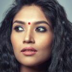 Shruti Bapna Instagram - Do I look more Bengali here or from the south? or both⁉️ ❔❔❔ . . . . . . #sari #indianwoman #morena #kohleyes #indianfashion #indianstyle #portraitphotography #indianactor #bollywoodactor #shrutibapna Mumbai, Maharashtra