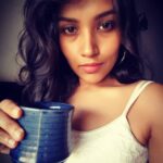 Shruti Bapna Instagram - Do you feel the same? Me: Its morning yay let's have chai! It's afternoon yay let's have chai! It's evening yay let's have chai! It's night ummmm ok may be just a little😋 ☕🤭🤓🙆‍♀️ #chailover #favoritemug #chaitime #quarantineselfie #shrutibapna Home Sweet Home