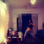 Shruti Bapna Instagram – “Work”ing at home🕺Quarantine times can sometimes get depressing especially if you live alone. I am quite a loner but sometimes it’s challenging to be just with yourself all the time! And dancing away relieves me like nothing else…so move that body shake that booty! #workworkwork #rihanna #drake #workrihanna #quarantine #bailando #movement #shrutibapna