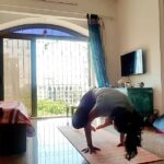 Shruti Bapna Instagram - More time to yoga!! Quarantine or not... just another regular day of working out at home for me 👧 Love everything from my yoga... to mat pilates, circuit training, chhau, dancing etc everything except going to the gym and lifting weights!😝 The last I went to a gym after more than a decade was for 2 months or so when I was preparing for a certain role. Otherwise I am all about the natural toning and that way you can just travel with your mat, bands, belts etc across the world and still stay fit! 💪🧘‍♀️ #yogagirl #iyengaryoga #stayathome #homeworkout #matpilates #chhau #bodyweightexercise #endurance #beatcoronavirus👊👊👊 #shrutibapna