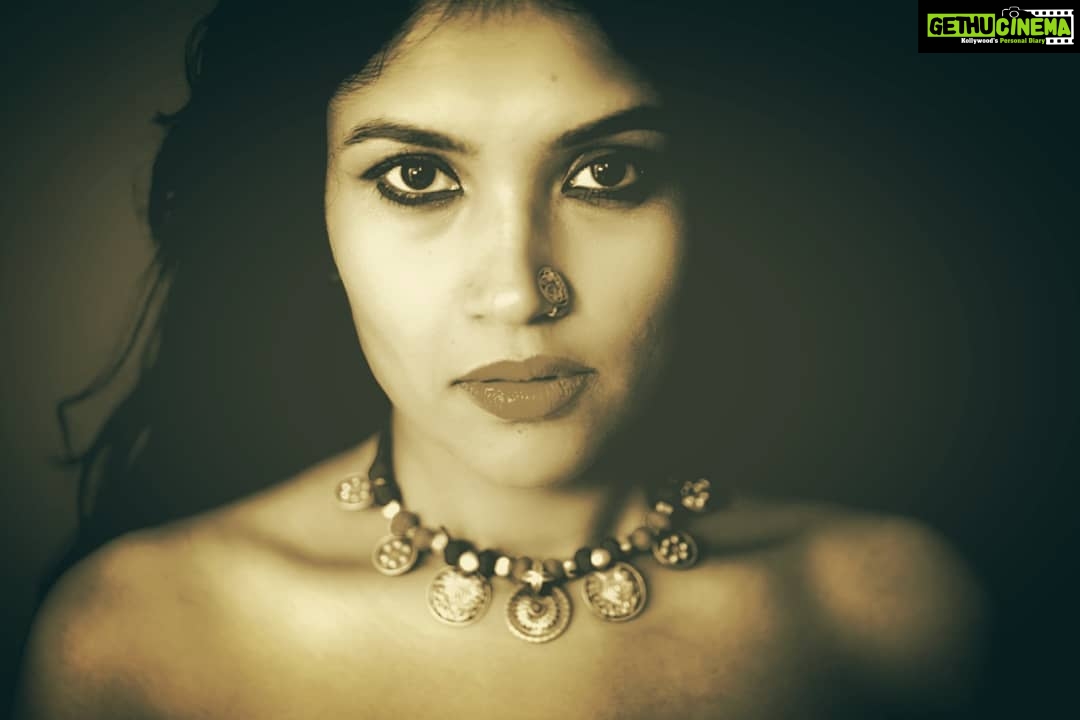 Shruti Bapna Instagram - Between colours. Shot by my dear @boxwithoutboundaries ❤