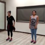 Shruti Bapna Instagram – Getting back into action after yearssss💃💃Attempting such a physically challenging strong and powerful choreography by @kshamata_surve And also a first time in jazz funk I actually surprised myself by doing even this much! trying to match the energy of this young crazy enthu chic 🤩
