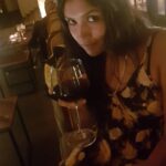 Shruti Bapna Instagram - 🍷🍕🏊‍♀️🌴 #pool #infinitypool #palmtrees #wine #shrutibapna