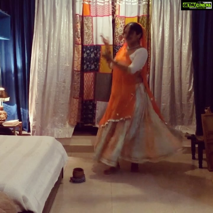 Shruti Bapna Instagram - Freedom #rajasthanifolk #rajasthanidance