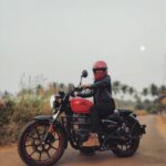 Shruti Bapna Instagram - Suits me?😋 What do you think! Tell me what you ride in the comments 🏍️ . . . . . #royalenfield #royalenfieldindia #meteor350 #womanstyle #womanrider #bikergirls