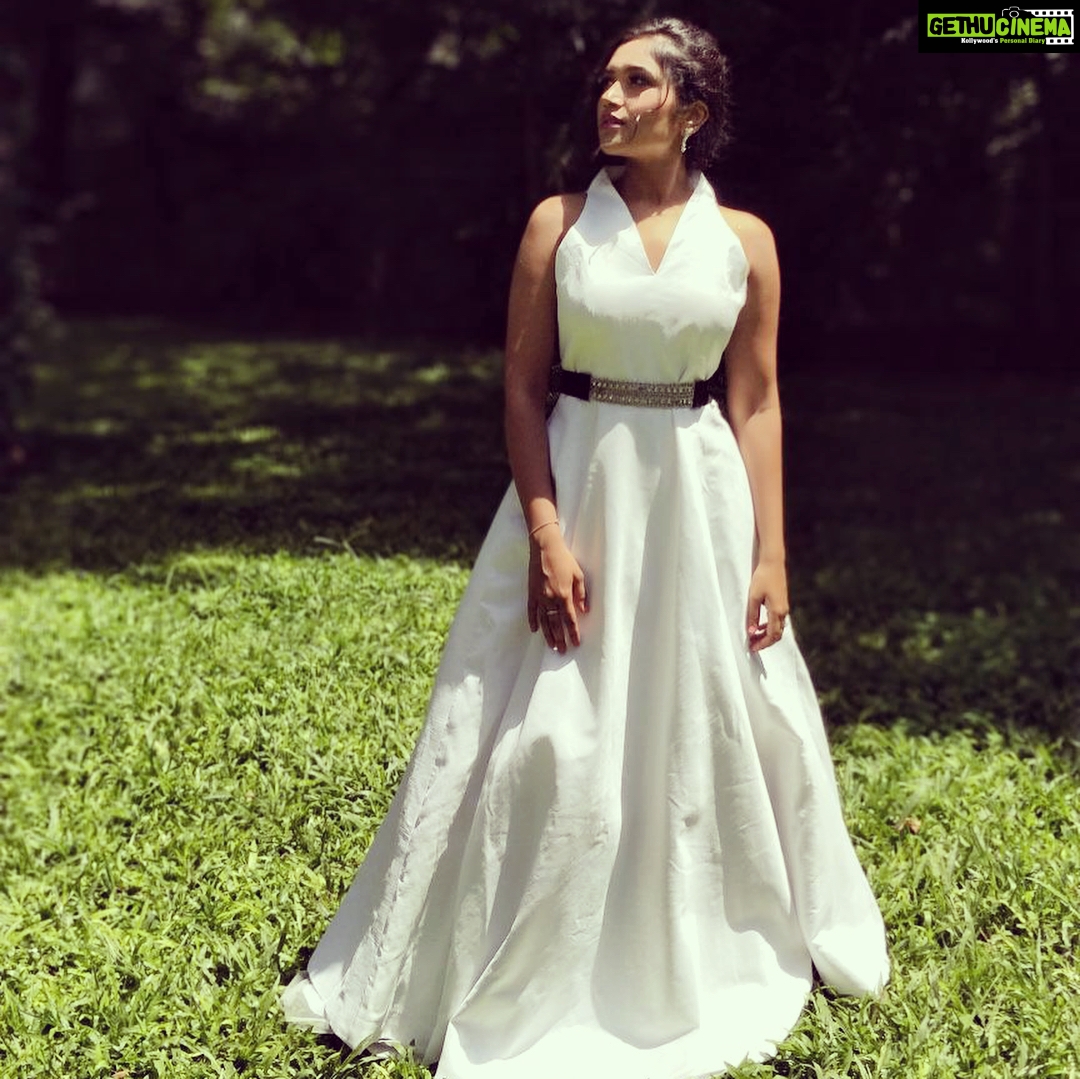 Shruti Bapna Instagram - Blush in white! Work stills!