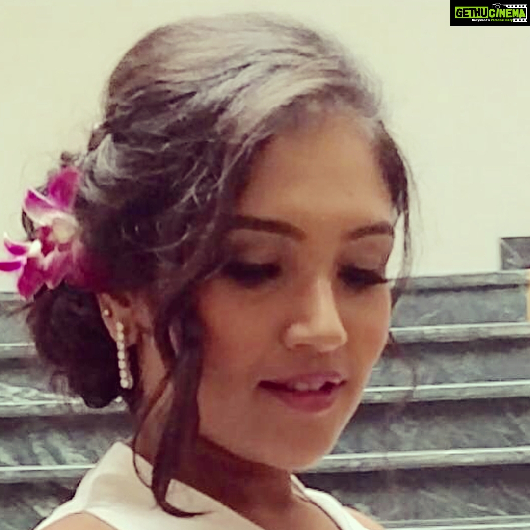 Shruti Bapna Instagram - Blush in white! Work stills!