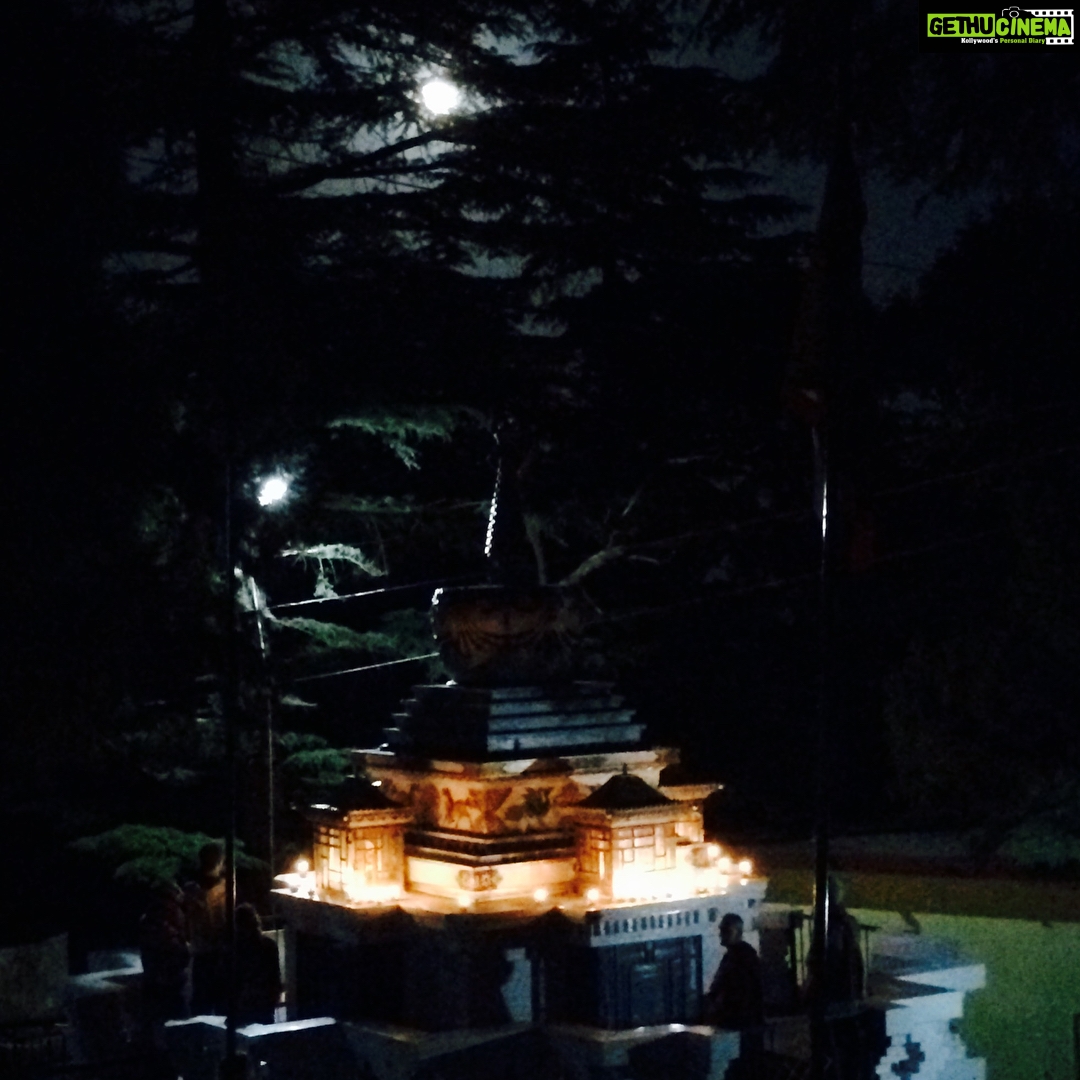 Shruti Bapna Instagram - Feel so blessed to have experienced the Saka dawa festival here meditating and lighting candles chanting mantras on a full moon night... just pure bliss! Lots of love and happiness to all ❤️❤️🙏🏽🙏🏽 Tushita Meditation Centre