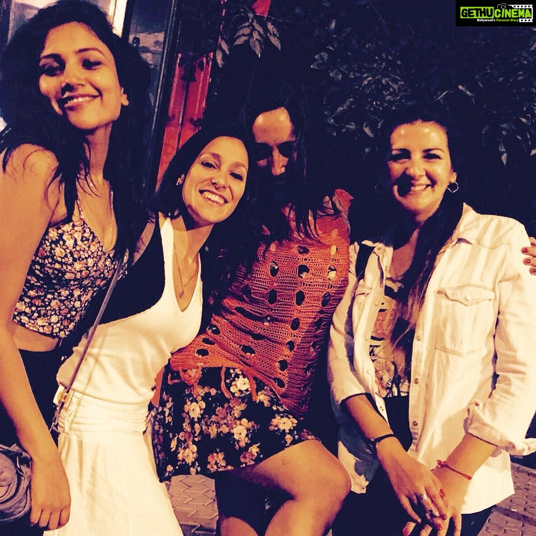 Shruti Bapna Instagram - With the fellow flamenco lovers from Argentina...such beautiful souls 😘 Seville, Spain
