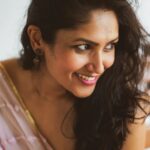 Shruti Bapna Instagram - Sometimes actors laugh exactly on the cue that you are not supposed to 😅 #laughoutloud #laughlinesaregood #portrait_mood