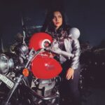Shruti Bapna Instagram - Suits me?😋 What do you think! Tell me what you ride in the comments 🏍️ . . . . . #royalenfield #royalenfieldindia #meteor350 #womanstyle #womanrider #bikergirls
