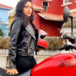 Shruti Bapna Instagram - Highlight from my 2022 checklist ☑️😍😋 . . . . . #royalenfield #royalenfieldindia #meteor350 #bikegirl #ridergirls #shrutibapna