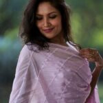 Shruti Bapna Instagram - Naina thag lenge 💖 . . . . . #portrait #indianfashion #shararasuit #fashionstyle #fashionphotography #instafashion #instatrend #indiatravel #poolvilla #shrutibapna
