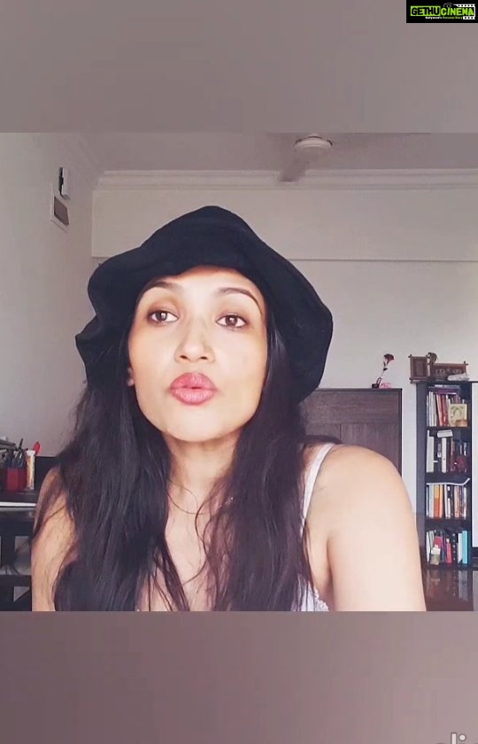 Shruti Bapna Instagram - . . . . . #french #frenchlove #comedy #hat #comic #frenchholiday #dreaming #shrutibapna