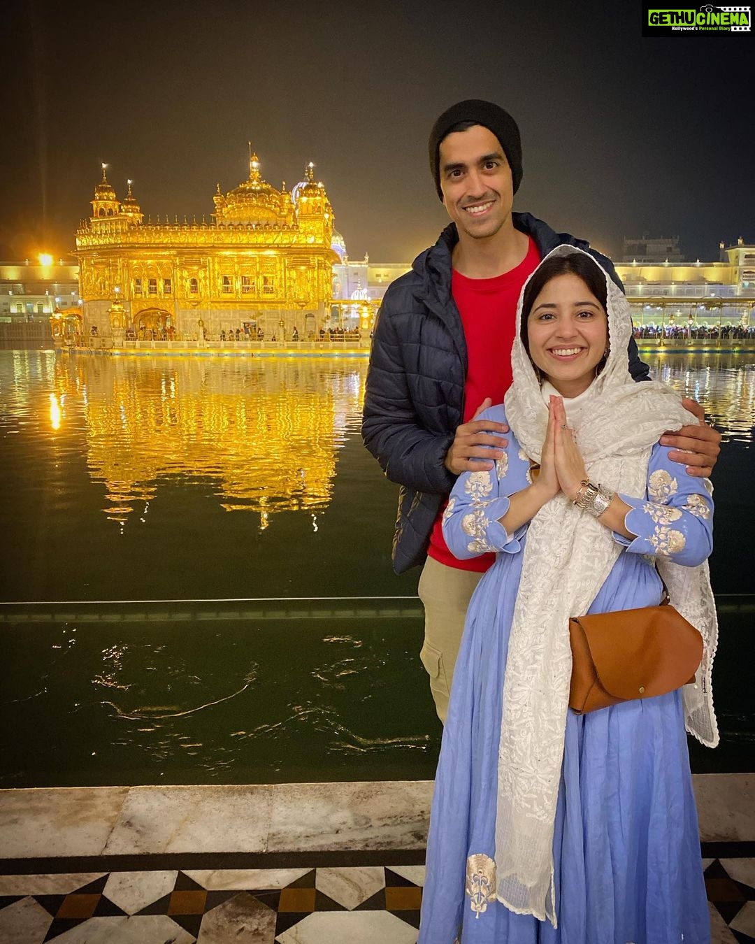 Shweta Tripathi Instagram - निरभउ-निरवैर 🙏🏼✨ Golden Temple Amritsar