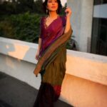 Shweta Tripathi Instagram - Jamuni sundari..making most of the magic hour✨⛅️ Wearing @medha.in @aulerthofficial Styled by @purplerhapsody MUA @makeupbypoojagosain Hair @hairofy_ For CII-Big Picture Summit 2022 @followcii #BattataStyleFiles #SareeSundari