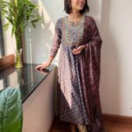Shweta Tripathi Instagram – Looking for a glam outfit this Diwali?💥 
Then head to @lifestylestores! I am so glad that I did. They have a stunning collection of ethnic wear in Melange which is sure to make you go 😍
Be a stunner this Diwali in Melange by Lifestyle 🪔✨

#Lifestyle #StyleUpWithLifestyle #Melange #Diwali #FestiveFashion