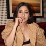 Shweta Tripathi Instagram – बुरी नज़र वाले तेरा मुँह काला 🌚✨

Wearing @freakinsindia @shopeurumme 
@flirtatious_india 
Styled by @purplerhapsody
MUA @krisann.figueiredo.mua 
Hair @makeupbyvirja 
📸 @nuclearpasta42 
Style team @monica_nim 

#JacketBattata #BattataStyleFiles