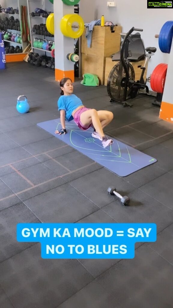 Shweta Tripathi Instagram - Always start your day by doing something for yourself and what better way to start your day as @battatawada taking care of her health and fitness and Keeping them blues away with her gym moves! #mondayblues #mondayvibes #mondayworkout #energetic #reelit #feelit #workoutreels #coreworkout #battatawada #golu #mirzapur #prep #harharmahadev