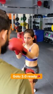 Shweta Tripathi Instagram - Golu 3.0 @battatawada ready for action in Mirzapur!

#mirzapur #mirzapur3 #golu #readyforaction #fighter #reelit #feelit #hardworkpaysoffs #abs #strongbody #strongmind #instagramreel #eyeofthetiger #harharmahadev
