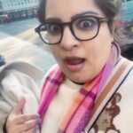 Shweta Tripathi Instagram – Send this to that one dost you love to embarrass (because they humour you 🥰) Main @battatawada ki number 1, 2,3,4,5 fan hoon. Poora video dekh lena agar mere jitne berozgaar ho 🤗