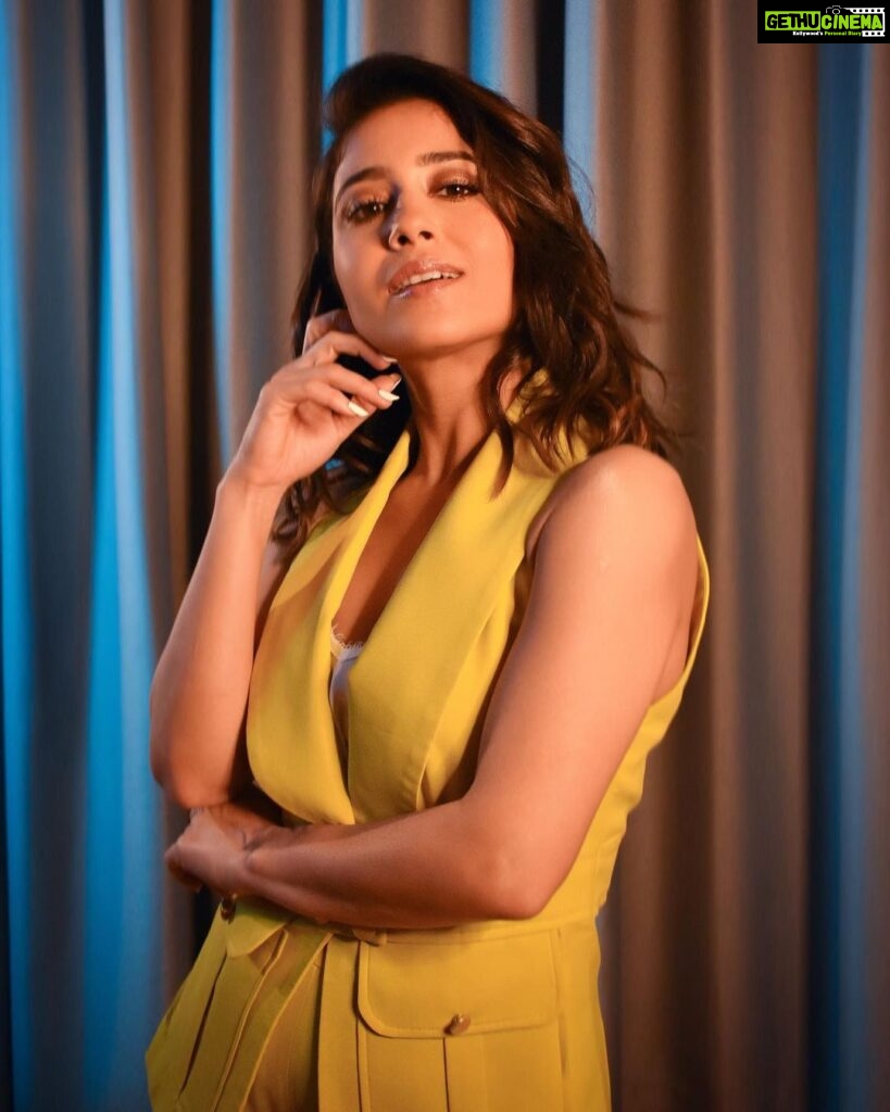 Shweta Tripathi Instagram - My caption: Living life in 🌻✨colours His caption: You know why a sunflower faces the sun? Even I don't, but seemed like a good caption 😂 Which is better? 📸: @nuclearpasta42 Wearing: @savlamba @blingsutra @londonrag_in Styled by @purplerhapsody MUA @nisha.karna Hair @foram_gotecha Style team: @monica_nim #BattataStyleFiles
