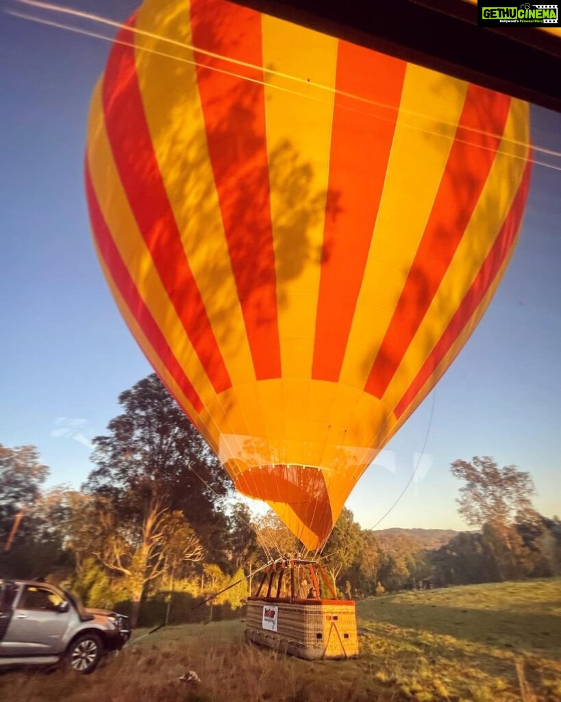 Shweta Tripathi Instagram - Jab 💛 banna 🎈on the Hot Air Ballon 🌤 Wearing @ilovepero #ThisIsQueensland #PlayGoldCoast #TataBattata Queensland, Australia