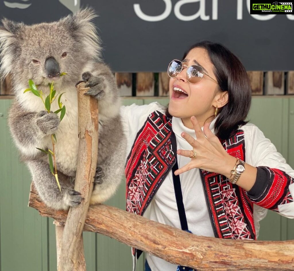 Shweta Tripathi Instagram - 🇦🇺 ki mandate 🐨 + 🦘 photo tou banti haina! Wearing @oliviadar @moonlitsanctuary @australia #SeeAustralia #TataBattata Moonlit Sanctuary