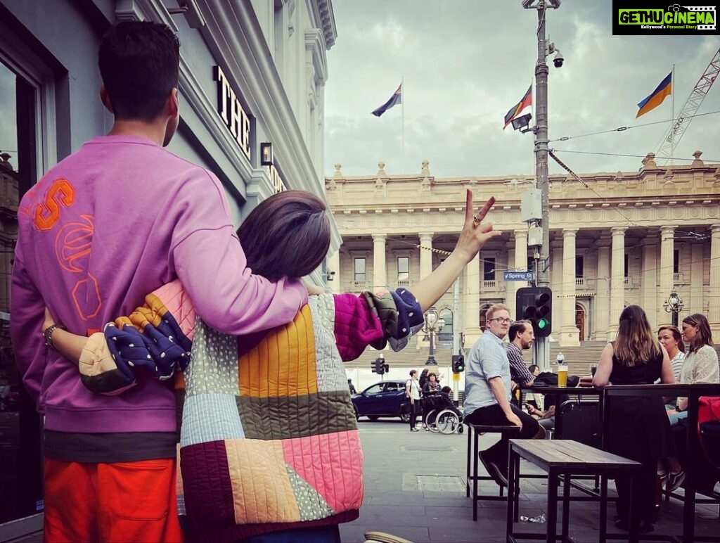 Shweta Tripathi Instagram - Sending love and light to all from Melbourne!!! 🪔💛✨ Mere, tumhare, sabke liyeee..Happy Diwali 🤗🙏🏼💥 Wearing @doodlageofficial @riasjaipur & @oliviadar #Day1 @visitmelbourne @australia #VisitMelbourne #VisitVictoria #SeeAustralia #SustainableSundari #TataBattata 🇦🇺