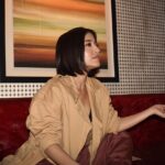 Shweta Tripathi Instagram – बुरी नज़र वाले तेरा मुँह काला 🌚✨

Wearing @freakinsindia @shopeurumme 
@flirtatious_india 
Styled by @purplerhapsody
MUA @krisann.figueiredo.mua 
Hair @makeupbyvirja 
📸 @nuclearpasta42 
Style team @monica_nim 

#JacketBattata #BattataStyleFiles