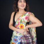Shweta Tripathi Instagram - Channelling my inner Gud(i) on Gudi Padwa 🙏🏼💫 📸 @palashsverma Wearing @ilovepero @goldenwindow @ishhaara @aprajitatoorofficial Styled by @purplerhapsody Beauty @krisann.figueiredo.mua Mane @makeupbyvirja Style team @monica_nim #KanjoosMakhichoos #Promotions #SustainableSundari