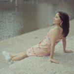 Shweta Tripathi Instagram – Apni 📖 ke shayar, tum khud bano.
Uss jug, ya glass, mein baho jissme tum chahte ho. Apne aap ko apni parchhayi banao. 
Tum jaise bhi ho, jo bhi ho, jaha bhi ho, tum bilkul amazing ho!✨

You are not a 🪁 stuck in between the branches. You are the 🪁 soaring high in the sky.
So just fly!
Fly into this one life
and let this life fly right into you..
🌸🤍
-@rubanisingh_ 

Wearing: @shahinmannan @melissashoesindia @aditi_bhatt 
Styled by @purplerhapsody 
HMU @foram_gotecha 
Style team: @monica_nim
📸: @meriaankhondekhi & @foram_gotecha 

#SunainaSays #EscaypeLive @unerasepoetry @one_life_studios_official @disneyplushotstar