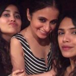 Shweta Tripathi Instagram - July शुरू होगाया है और soon शुरू होजायेगा season 3 ka सफ़र :))) Tou hojaye quick recap season 1 ki!? #BTS #Mirzapur #LabHaiHamara