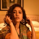 Shweta Tripathi Instagram - Let the good times rollll✨ 📸: @nuclearpasta42 Stylist: @purplerhapsody MUA: @nisha.karna Hair: @foram_gotecha Style team: @monica_nim Wearing: @refash_ @reke.nekt @refash_ @Inaya_accessories @the_loom_art @londonrag_in #SunainaSays #EscaypeLive #HotstarSpecials @one_life_studios_official @disneyplushotstar #SustainableSundari