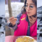 Shweta Tripathi Instagram – Cuddles, garam garam chai, longer hugs, cold cheeks, born fires, maggi, maggi, maggi..palm rubs, some more cuddles and some more long hugs. 
🤗🥰 to all of us!! ⛄️🫠

#HakunaBattata #SustainableSundari