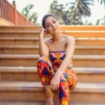 Shweta Tripathi Instagram – Waiting for Riddler to make his next move.

Suniye mujhe Barbara Gordon ke kirdaar mein on #BatmanEkChakravyuh, ek audio series, sirf Spotify pe 🦇✨

Wearing: @advait_in @the_loom_art @londonrag_in 
📸: @harshjanii 
Styled by: @purplerhapsody 
Make-up by/ @nisha.karna 
Hair by: @foram_gotecha 
Style team: @monica_nim 

#BatmanUnburied #BarbaraGordon @dcasia.official @spotifyindia

 #BattataStyleFiles