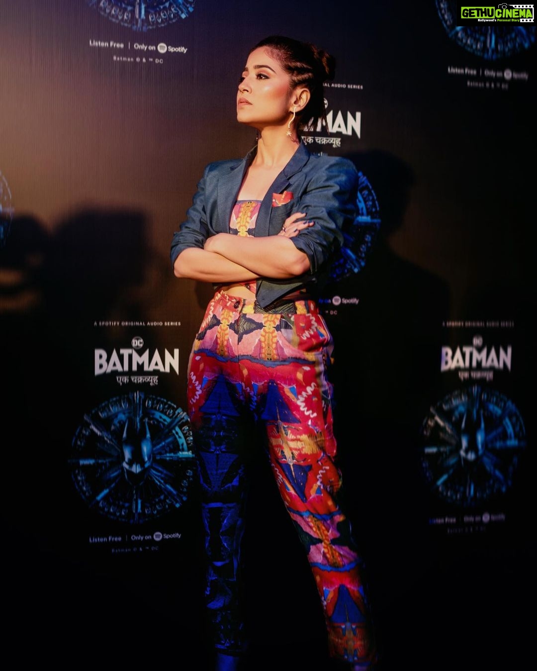 Shweta Tripathi Instagram - Waiting for Riddler to make his next move. Suniye mujhe Barbara Gordon ke kirdaar mein on #BatmanEkChakravyuh, ek audio series, sirf Spotify pe 🦇✨ Wearing: @advait_in @the_loom_art @londonrag_in 📸: @harshjanii Styled by: @purplerhapsody Make-up by/ @nisha.karna Hair by: @foram_gotecha Style team: @monica_nim #BatmanUnburied #BarbaraGordon @dcasia.official @spotifyindia #BattataStyleFiles