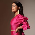 Shweta Tripathi Instagram - Guess my childhood nick name! Hint hint: what’s common in these photos.. 🤪 Wearing @littlethingstudio @ethnicandaz @kanyaadhan_bydhirajaayushi 📸 @sohillalani_ Styled by @taniafadte MUA @nisha.karna Hair @mehvish.majithia #YKKA #Promotions #Netflix