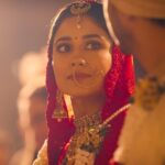 Shweta Tripathi Instagram - Date bhi saved hai, ♥️ bhi. Have you saved the date yet? Hum aa rahe hai kal, on a Netflix near you. 📺👯Yeh Kaali Kaali Ankhein, coming tomorrow. #YehKaaliKaaliAnkhein
