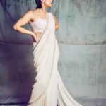 Shweta Tripathi Instagram - Feeling ✨ because it’s FilmFare night! Wearing: @malaandkinnaryofficial @isharya @aprajitatoorofficial 📸 @kopp_foto Styled by @purplerhapsody MUA @krisann.figueiredo.mua Hair @foram_gotecha Style team @monica_nim Assisted by @makeupbyvirja #BattataStyleFiles #DanubePropertiesFilmfareOTTAwards2022 #YKKA #EscaypeLive