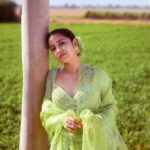Shweta Tripathi Instagram - Hari hoon main 💚✨ U N V E I L I N G 𝐉𝐡𝐨𝐨𝐥𝐞𝐲 • झूले • ਝੂਲੇ Swinging through a lifetime For @toraniofficial Story, concept & direction @karantorani Image courtesy @vanshvirmani Styling and image design @jahnvibansal Assistant director @asmipradeep Hair and make up @diva_rose21