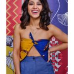 Shweta Tripathi Instagram - Hey hiiiii 💙✨ Feeling super 😎🤩 with the wonderful and powerful @dollysingh and @karuna.nundy thank you @elleindia 🤗 ------ Content director & Editor: @kamna.malik Photographer: @behalsahil Fashion editor: @zohacastelino HMU: @bishu.sinha, @paromita4606 and @jeanclaudebiguineindia Production: @gostudio.in, @peanutbutterind Marketing head: @ekta_ashar Assisted by: @siddhidolas, @rajvijhaveri18 (styling)
