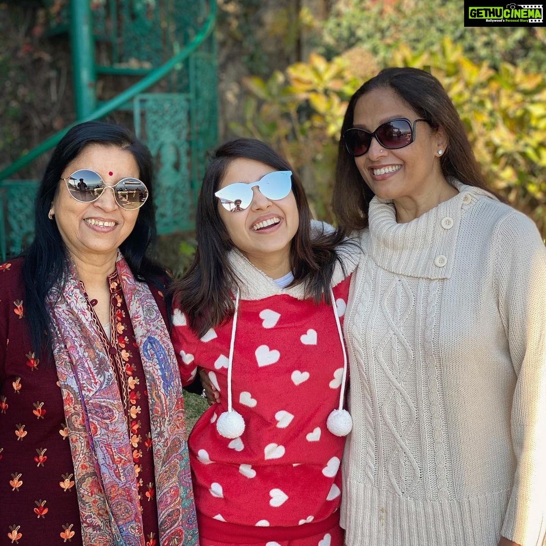 Shweta Tripathi Instagram - Unconditional and unlimited love givers, my biggest supporters, my Mumma and my Maiya ♥️ Happiness today and everyday to you 🌻✨