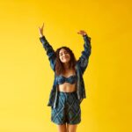 Shweta Tripathi Instagram - If you are happy and you know it, raise your hand!! Up upppp! 🙋🏽‍♀️🙋🏾‍♂️🙋🏾 Thank you 21 and hello 22!!✨ Concept and illustrations: @priyamittal23 @yam.india Image courtesy: @_boragraphy Hair and Makeup : @nottthatbasic