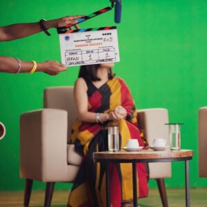 Shweta Tripathi Instagram - Off screen and on screen moods of Dr. Maya Bhasin 🙃🤓

Had lots of reasons to 😊🤣🥰 because of the 💛s involved in this 🎥  Luckily clicked a few photos with some too. 
Thank you @akvarious for making me a part of Rashmi’s world 🤗🤗

Makeup artist @nisha.karna 
Hair @mehvish.majithia 
Costume designer @rohitrchaturvedi 

#RashmiRocket #RSVP #Zee5