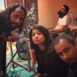 Shweta Tripathi Instagram - 1 year to MS2! Jitney on screen reasons थे to 😢😭😡 utney hi off screen reasons थे to 🤣☺️🤪 Only ☹️ was that the season was coming to an end. Thank you to each one of you- the actors, the crew, the fans who made it the bhaukal that it is💥 These characters are special and will always live with us. Gajgamini aur Hamari dono ki taraf se bahut bahut 🙏🏼💛✨ #Mirzapur #BTS