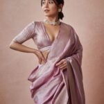 Shweta Tripathi Instagram - Shakarkandi✨ Wearing: @shantibanaras Jewellery: my mother in law’s Styled by @who_wore_what_when Beauty: @nisha.karna Mane: @akshataa.mani 📸 @thefirstclik Beauty assisted by @shreyasisinhaa #SustainableSundari