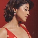 Shweta Tripathi Instagram - Mercury RETRO. That's where I put the full stop 🛑 📸 @anurag_kabburphotography Outfit: Conceptualised and designed by @purplerhapsody with assistance from @monica_nim Repurposed Benarasi Silk fabric sourced from @shriyasinghi.co Beauty @krisann.figueiredo.mua Mane @makeupbyvirja #SustainableSundari #SustainabilityAwards #ConsciousFashion