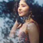 Shweta Tripathi Instagram – And my left profile 💁🏽‍♀️✨

Wearing @aisharaoofficial @studio.metallurgy 
📸 @harshjanii 
Styled by @purplerhapsody 
HMU @hriyamarfatia